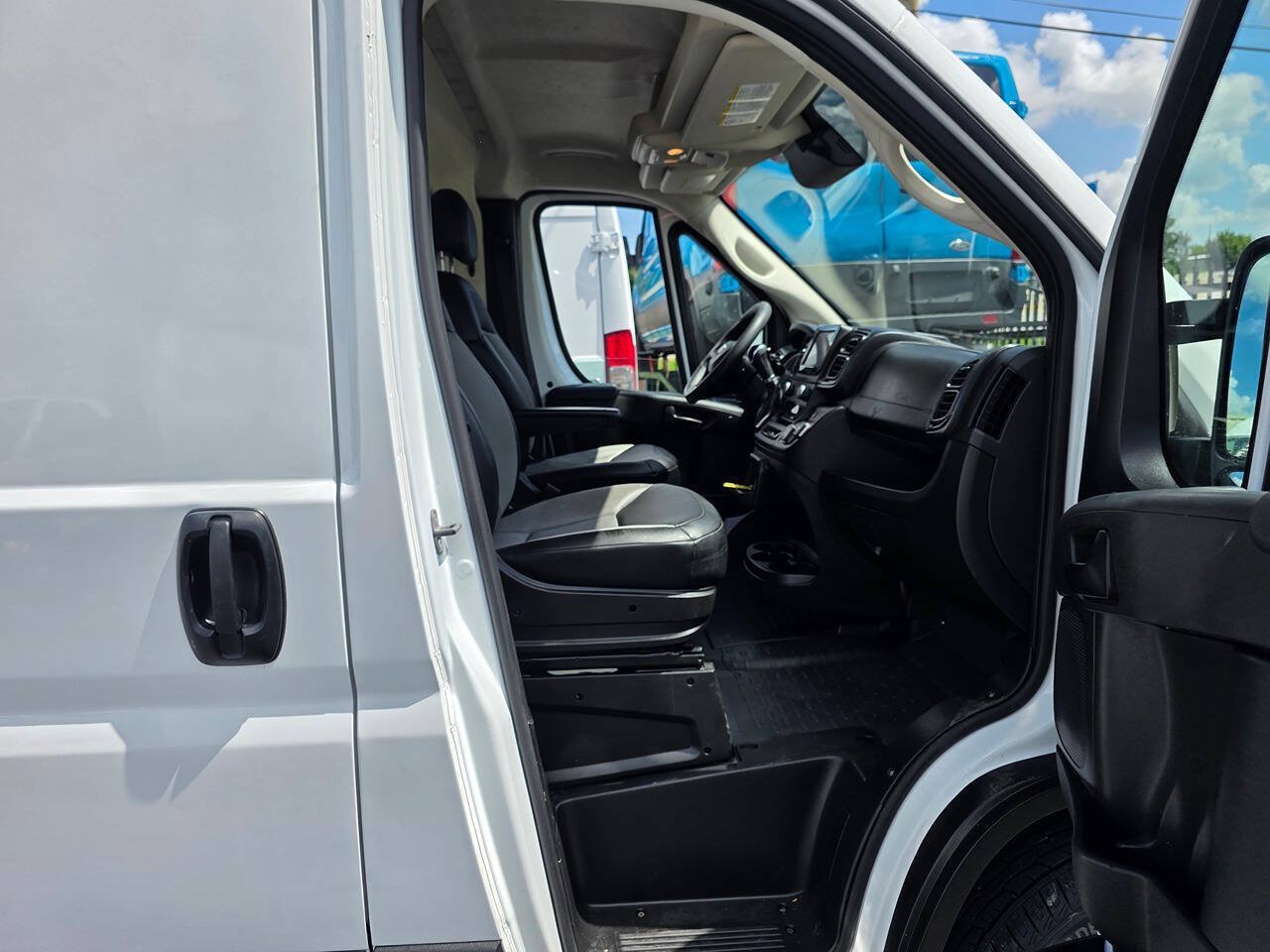 Used 2023 RAM ProMaster 1500 w/ Convenience Group FWD image 13