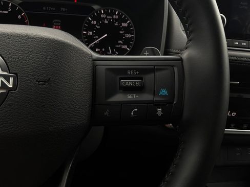 Used 2025 Nissan Rogue SV FWD image 34