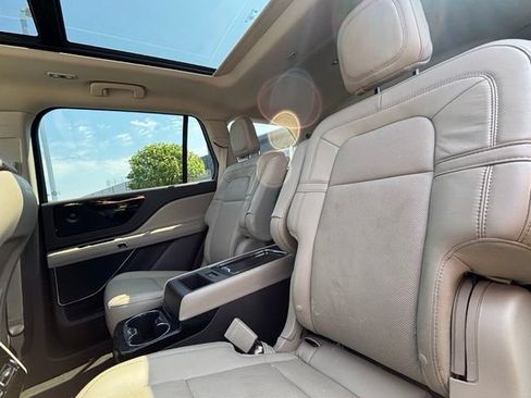 Used 2021 Lincoln Aviator Reserve w/ Equipment Group 201A AWD/4WD image 39
