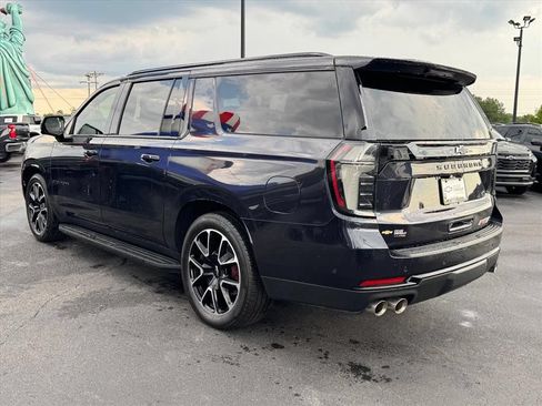 New 2025 Chevrolet Suburban RST w/ RST Capability Package AWD/4WD image 5