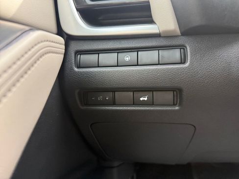 Used 2023 Nissan Rogue SV w/ SV Premium Package FWD image 24