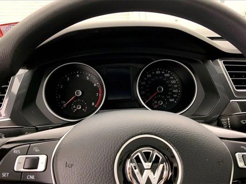 Used 2018 Volkswagen Tiguan S image 20