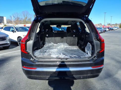 Used 2025 Volvo XC90 T8 Plus w/ Protection Package Premier image 41