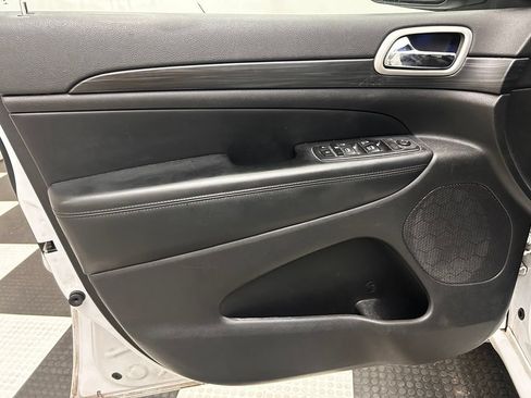 Certified 2020 Jeep Grand Cherokee Altitude AWD/4WD image 10
