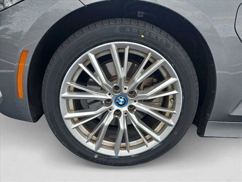 Used 2024 BMW 330e w/ Convenience Package image 24