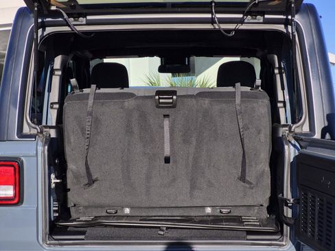 Used 2024 Jeep Wrangler Sport S image 9