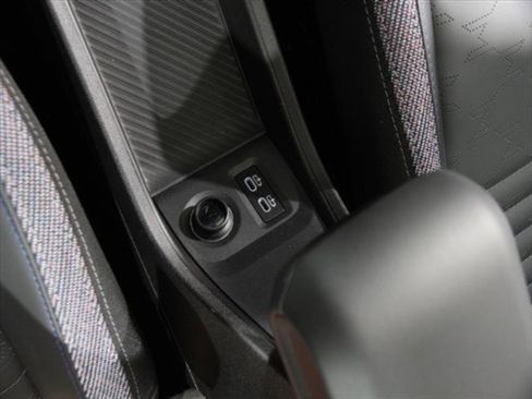 Certified 2025 MINI Cooper S image 18