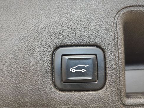 Used 2019 GMC Terrain Denali w/ Comfort Package image 26