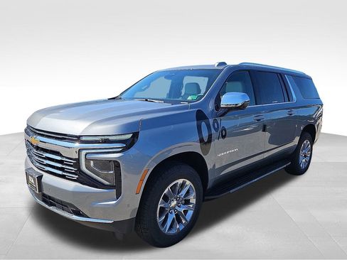 New 2025 Chevrolet Suburban Premier image 2