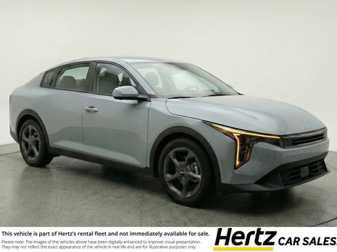 Used 2025 Kia K4 LXS image 1