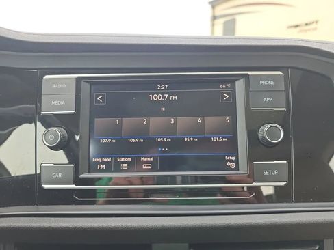 Used 2019 Volkswagen Jetta SE w/ Cold Weather Package image 26