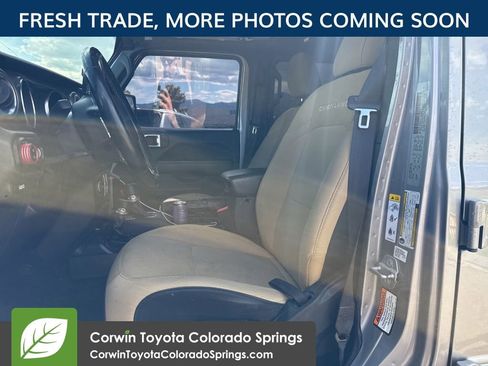 Used 2020 Jeep Gladiator Overland AWD/4WD image 11