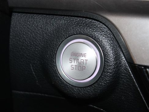 Used 2025 Kia Telluride S FWD image 29