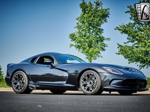 Used 2013 SRT Viper GTS w/ GTS Laguna Interior Pkg image 8