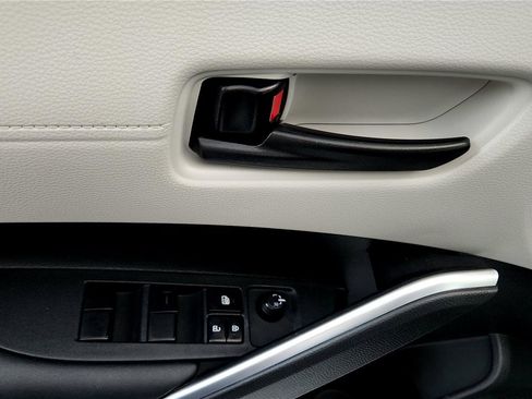 Used 2023 Toyota Corolla Cross LE image 23