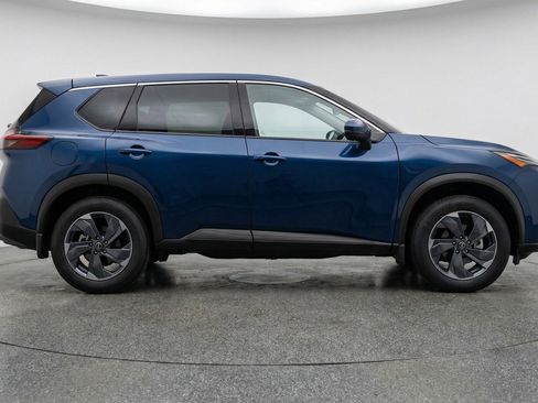 Used 2025 Nissan Rogue SV FWD image 11