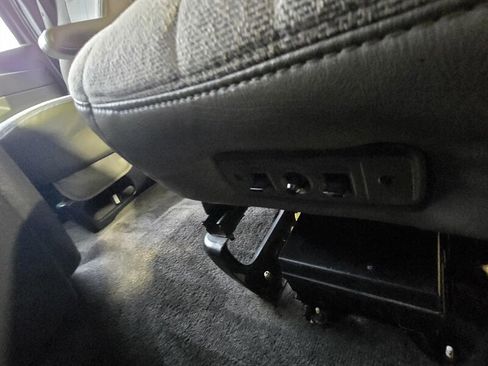 Used 2011 Chevrolet Express 3500 LT w/ LT Preferred Equipment Group image 11