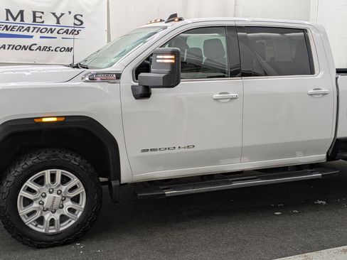 Used 2022 GMC Sierra 2500 SLE w/ SLE Convenience Package image 2