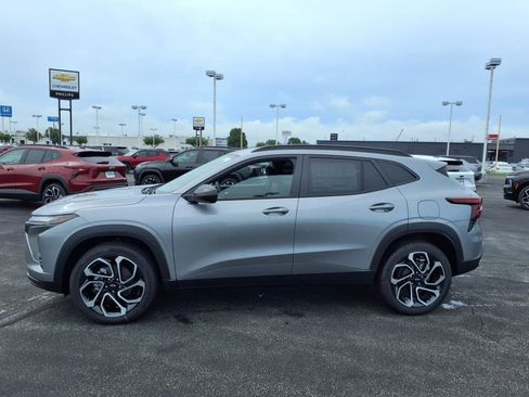 New 2025 Chevrolet Trax RS w/ Sunroof Package image 7