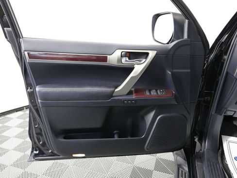Used 2018 Lexus GX 460 Luxury w/ Preferred Accessory Package AWD/4WD image 12