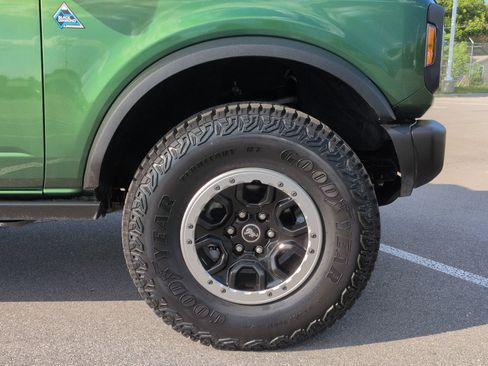 Certified 2022 Ford Bronco Black Diamond w/ Sasquatch Package AWD/4WD image 11