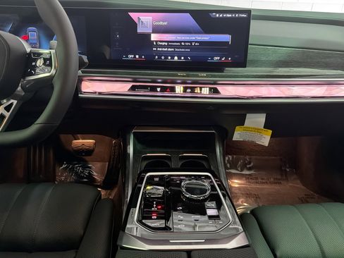 New 2026 BMW 750e xDrive image 18