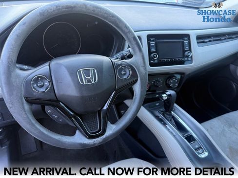 Used 2022 Honda HR-V LX image 9