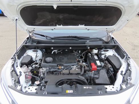Used 2020 Toyota RAV4 XLE image 10