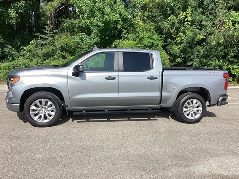 Used 2023 Chevrolet Silverado 1500 Custom AWD/4WD image 7
