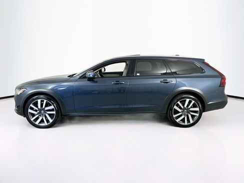 Used 2025 Volvo V90 B6 Cross Country Ultra w/ Protection Package Premier image 8