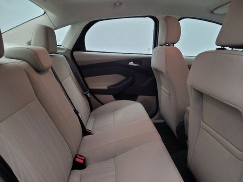 Used 2016 Ford Focus SE w/ SE Cold Weather Package image 19