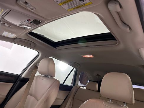 Used 2018 Subaru Outback 2.5i Limited image 2