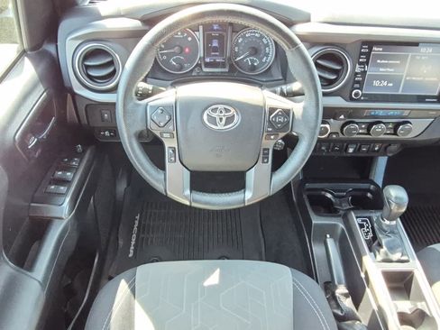 Used 2021 Toyota Tacoma TRD Sport w/ Technology Package image 10