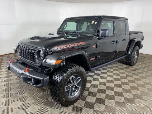 Used 2024 Jeep Gladiator Mojave image 23