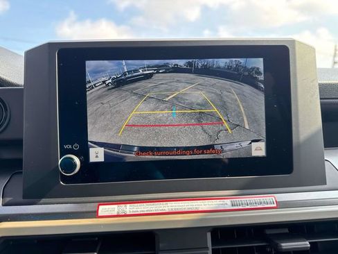 Used 2025 Toyota Tacoma SR5 image 29