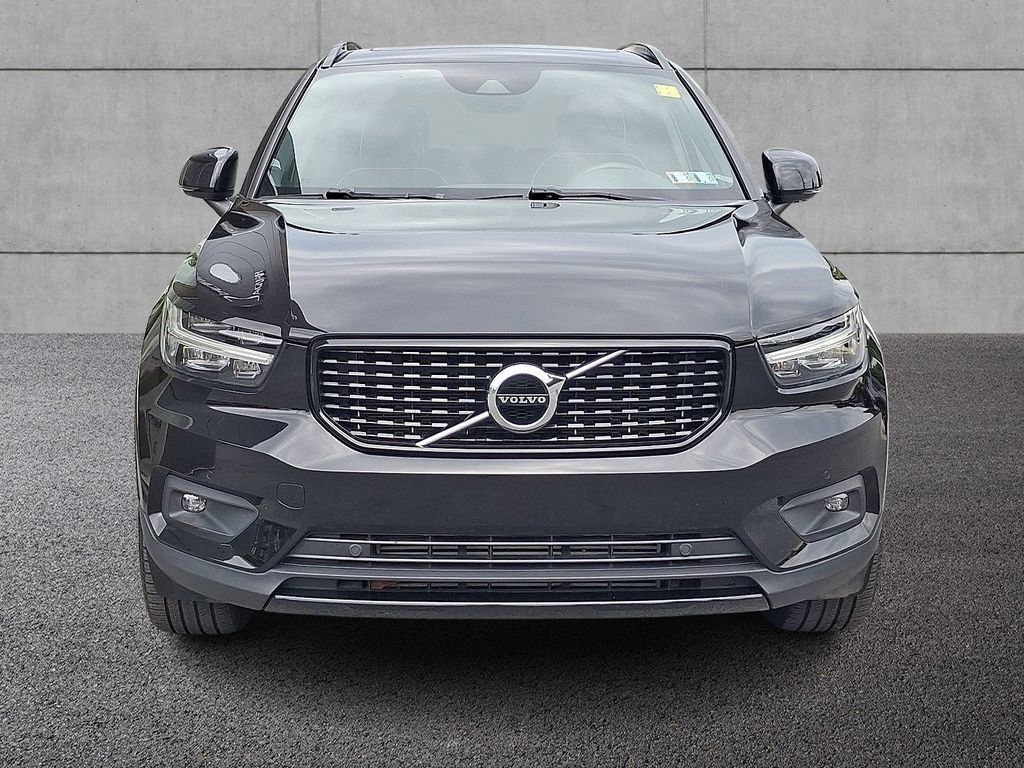 Used 2020 Volvo XC40 T5 R-Design w/ Protection Package Premier AWD/4WD image 2