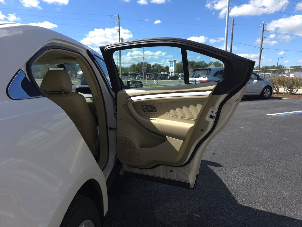 Used 2015 Ford Taurus SEL w/ Equipment Group 201A FWD image 16