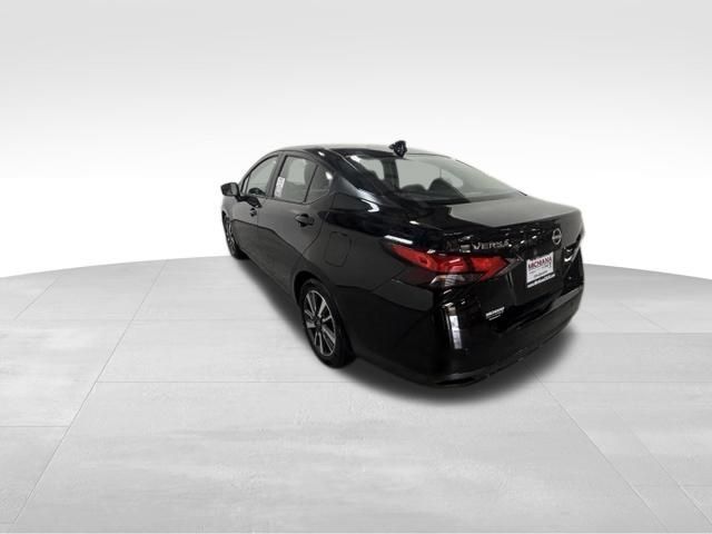 Used 2024 Nissan Versa SV FWD image 11