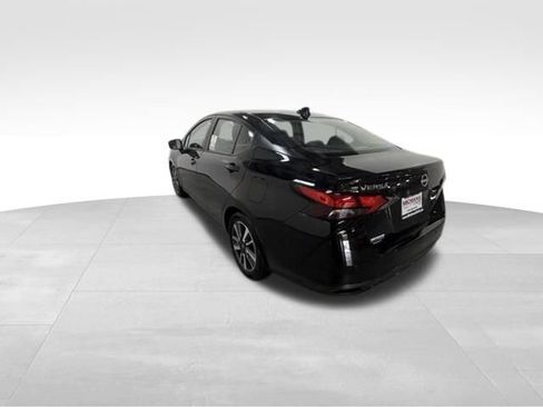 Used 2024 Nissan Versa SV FWD image 11