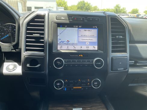Used 2019 Ford Expedition Platinum RWD image 32