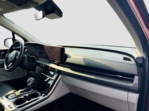 Certified 2023 Kia Carnival SX FWD image 34