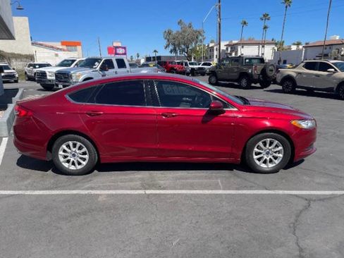 Used 2018 Ford Fusion S image 2