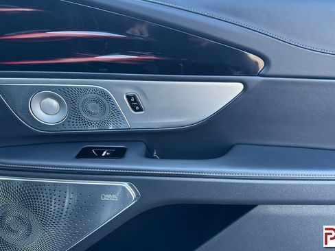 Used 2025 Lincoln Nautilus Reserve w/ Equipment Group 203A image 20