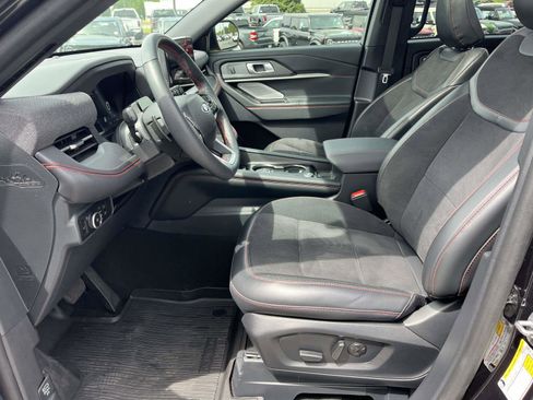 Used 2025 Ford Explorer ST w/ Sun And Sound Package AWD/4WD image 15