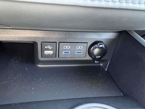 Certified 2022 Toyota Highlander XLE image 32