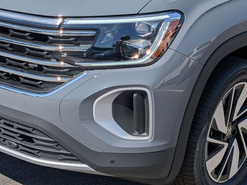 New 2026 Volkswagen Atlas SE image 8