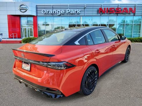 New 2026 Nissan Sentra SR w/ Floor Mat Package FWD image 2