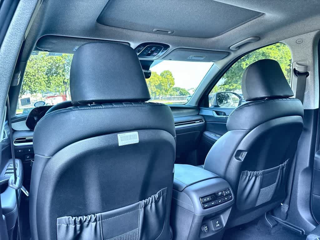 Used 2024 Hyundai Palisade Limited FWD image 23