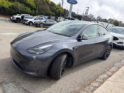 Used 2022 Tesla Model Y Performance AWD/4WD image 3