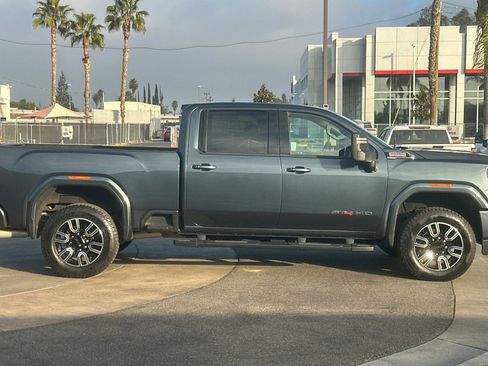 Certified 2020 GMC Sierra 2500 AT4 w/ AT4 Premium Package image 3